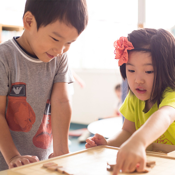 Children choose their particular favorites from the variety of teaching tools available and use them to develop into play.